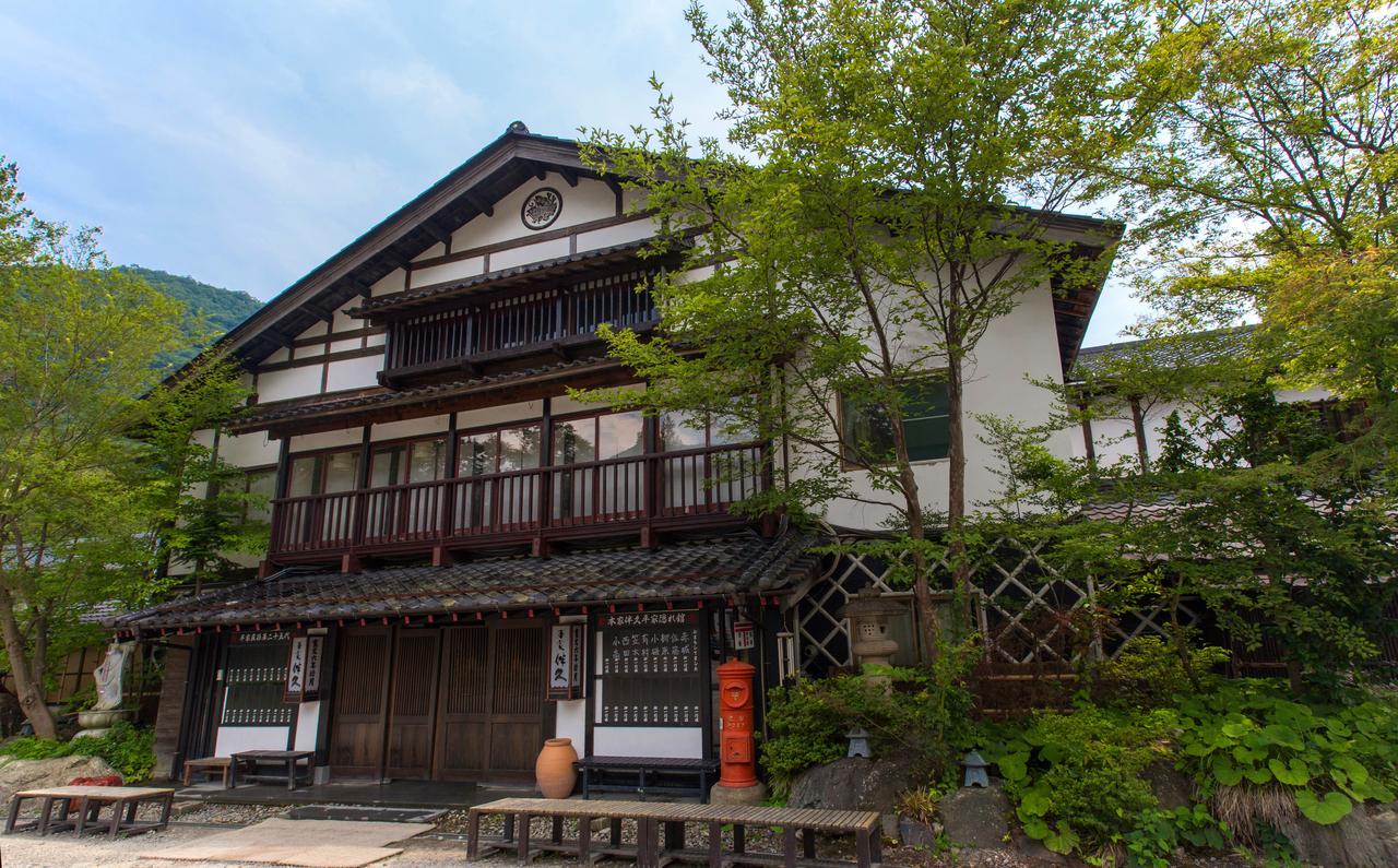 Honke Bankyu Hotel Nikko Buitenkant foto