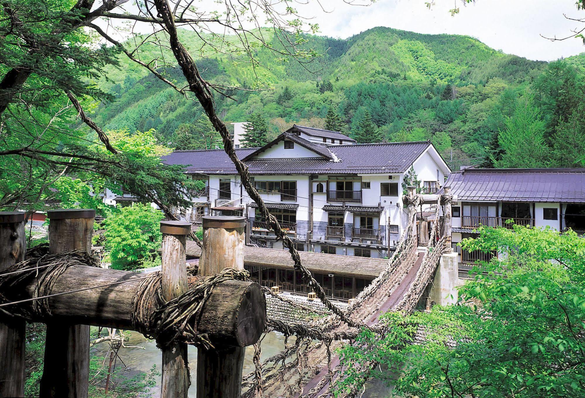 Honke Bankyu Hotel Nikko Buitenkant foto