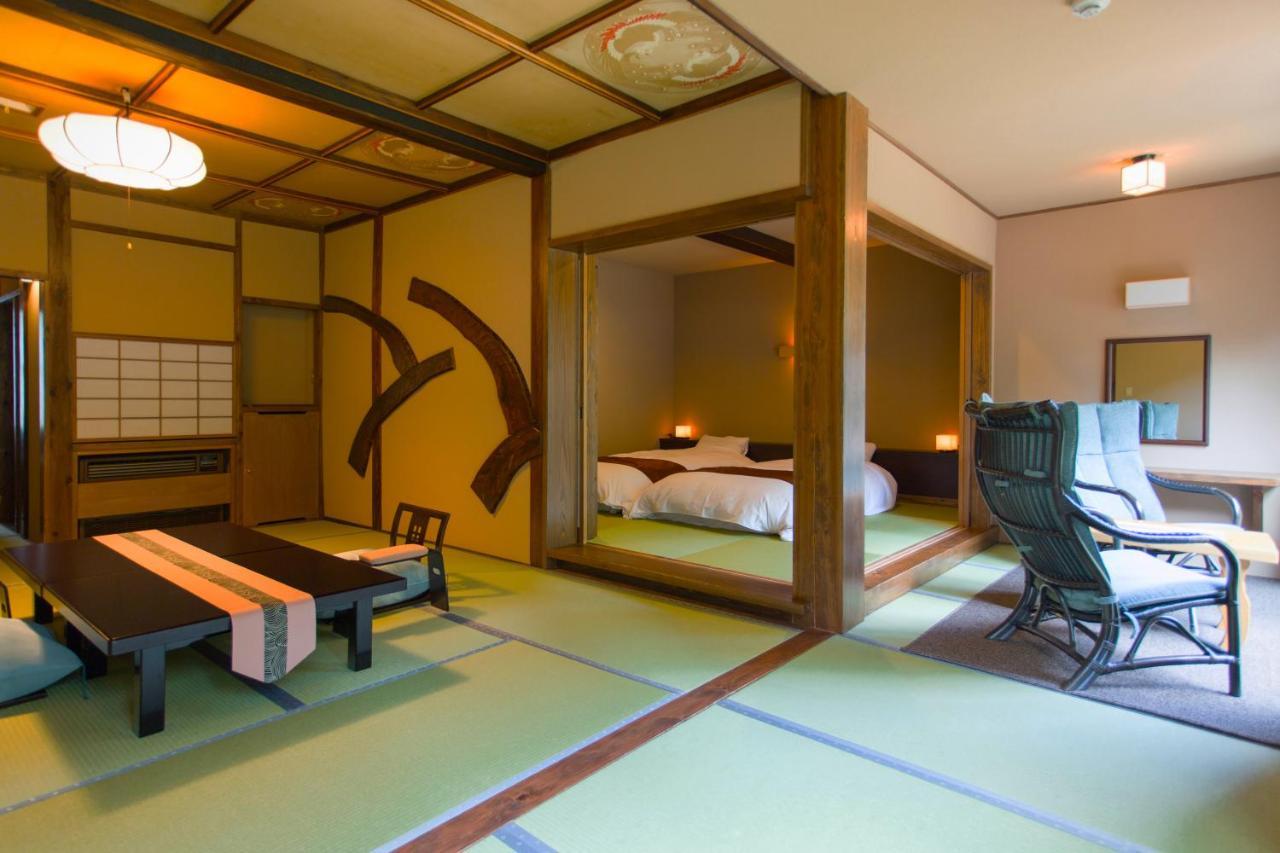 Honke Bankyu Hotel Nikko Buitenkant foto