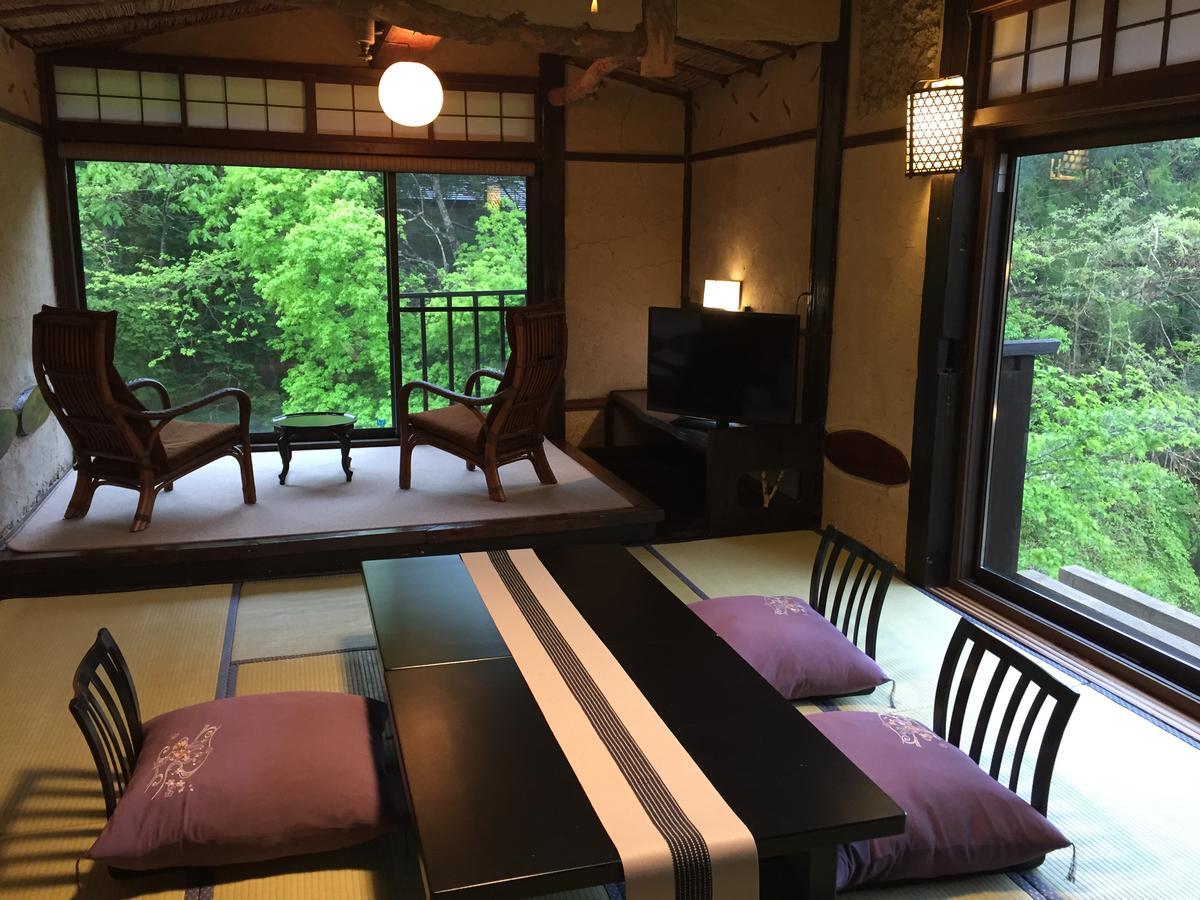 Honke Bankyu Hotel Nikko Buitenkant foto