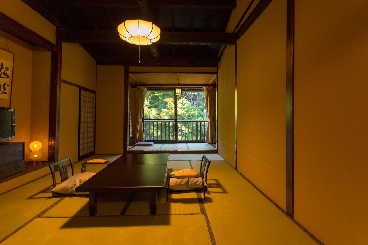 Honke Bankyu Hotel Nikko Buitenkant foto