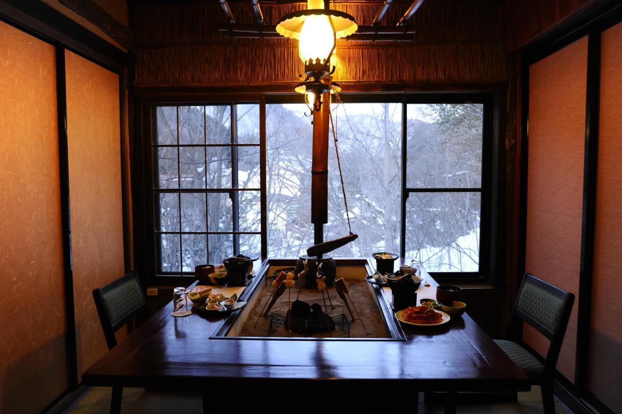 Honke Bankyu Hotel Nikko Buitenkant foto