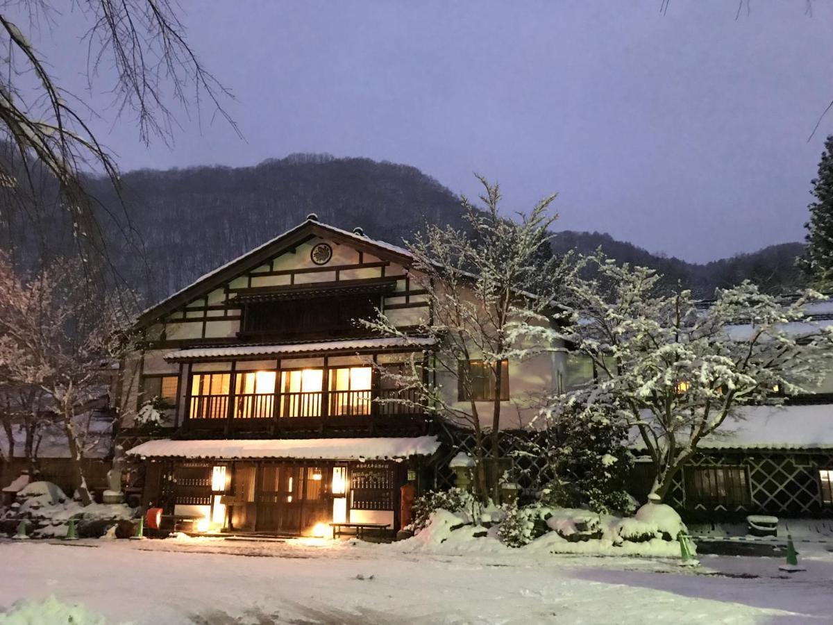 Honke Bankyu Hotel Nikko Buitenkant foto