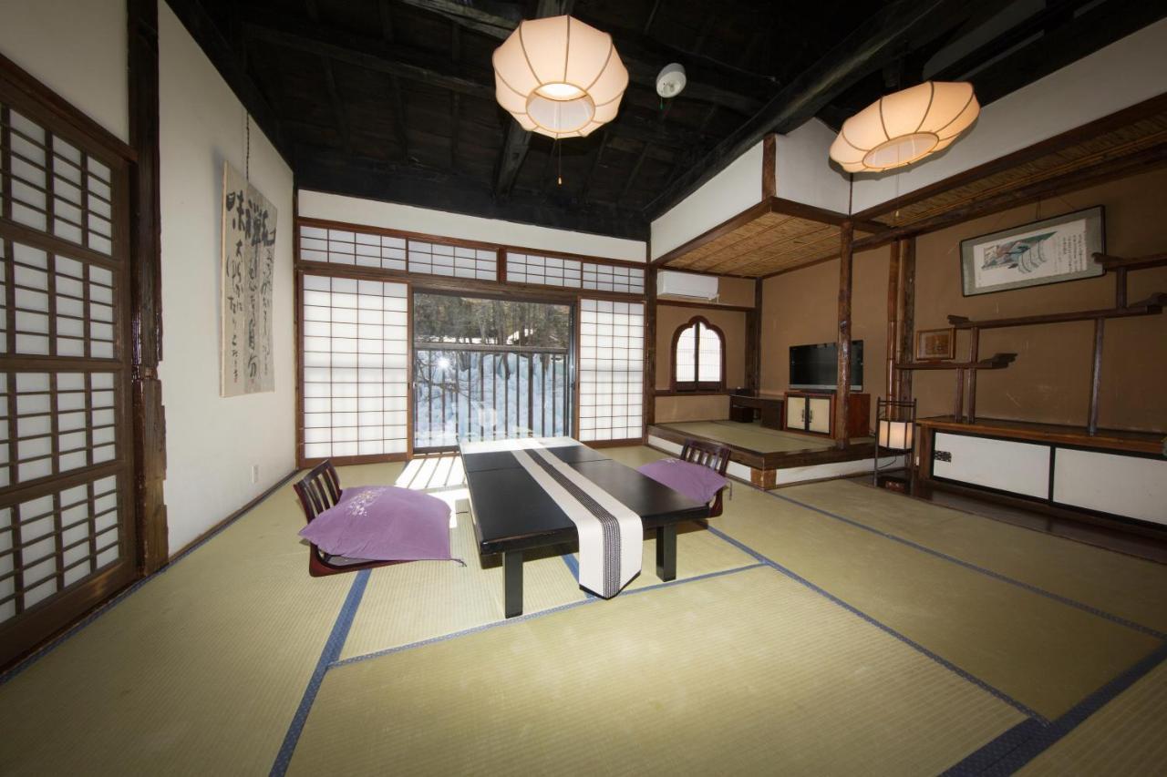 Honke Bankyu Hotel Nikko Buitenkant foto